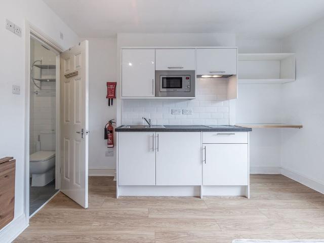 Studio for rent in West Kensington, Greater London