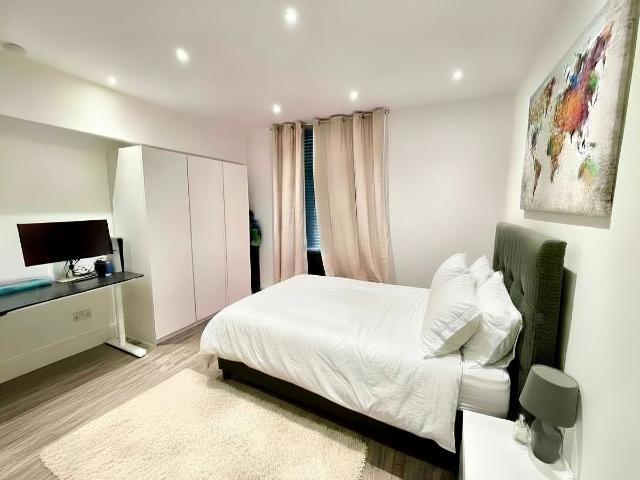 Studio for rent in West Kensington, Greater London