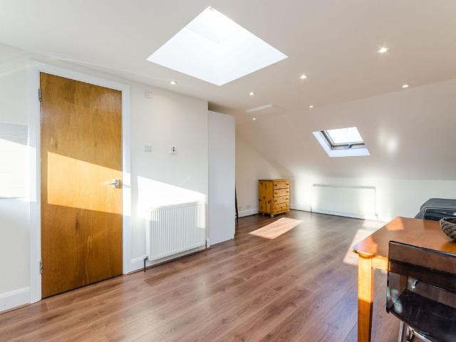 Studio for rent in West Kensington, Greater London
