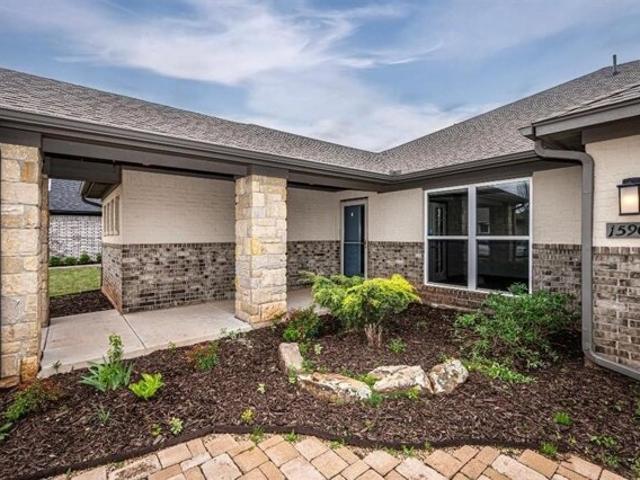 House for sale in Moore House for sale in Moore