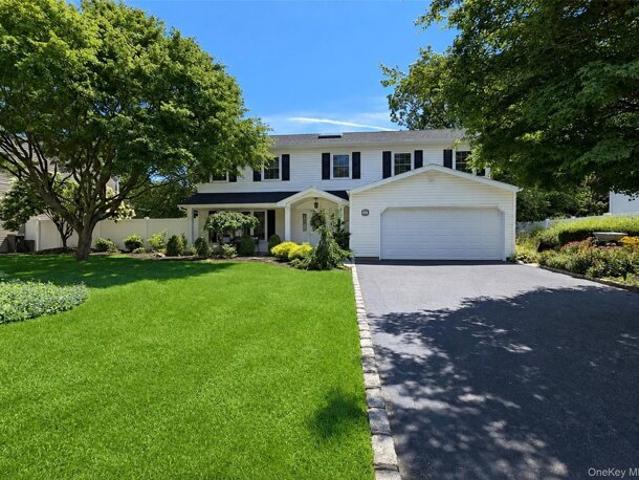 House for sale in Smithtown, New York