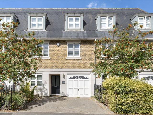 House for rent in Blackhills, Surrey