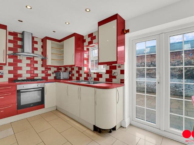 House for rent in London Borough of Waltham Forest, Greater London