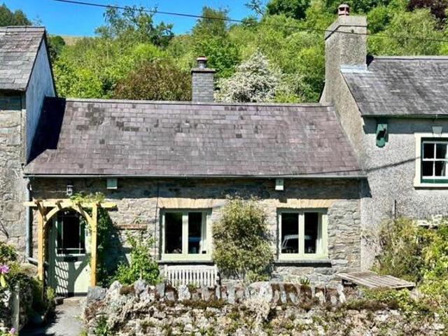 House for sale in Llandeilo, Wales