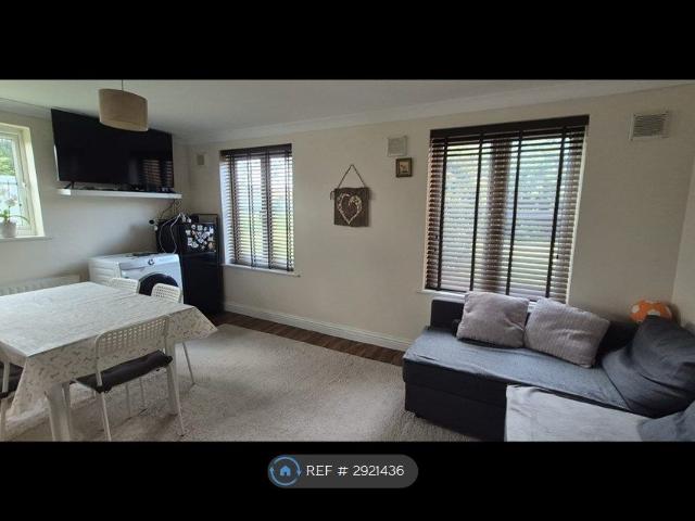 Apartment for rent in Scrattons Farm, Greater London
