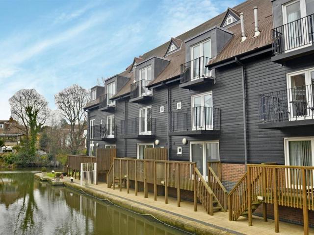 House for rent in London Borough of Hounslow, Greater London