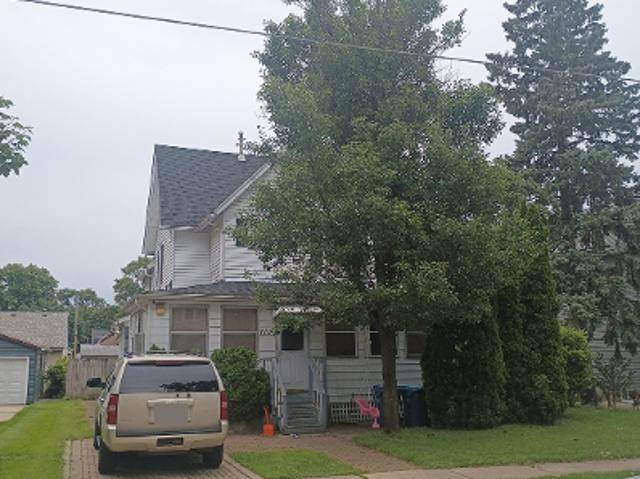 House for sale in Aurora, Illinois