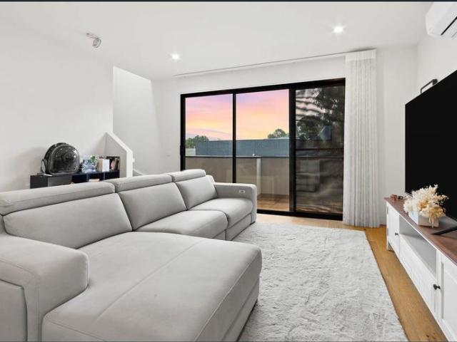 Townhouse for rent in Camerons Creek, Victoria
