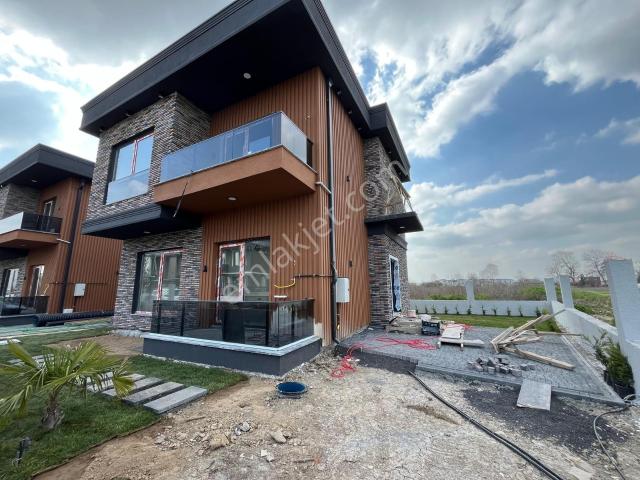 Serdivan, Sakarya içerisinde satılık Villa