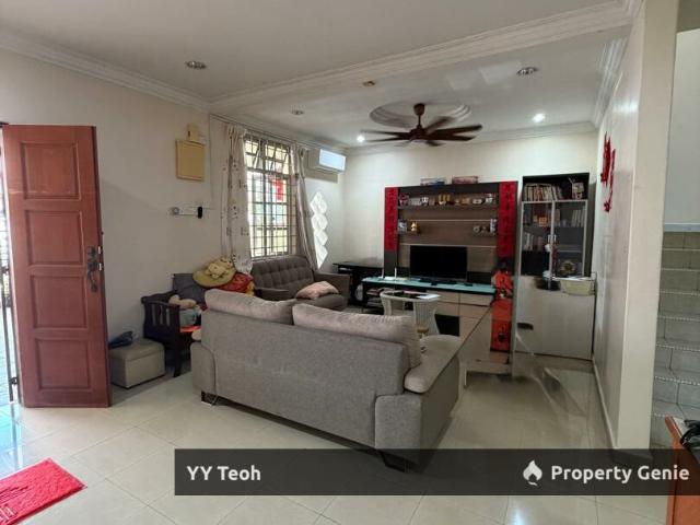 Terraced House for sale in Malaka