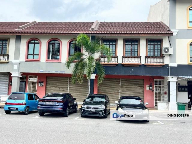 Shop for sale in Malaka