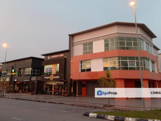 Shop for sale in Malaka