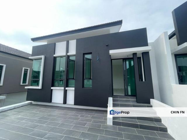 House for sale in Malaka
