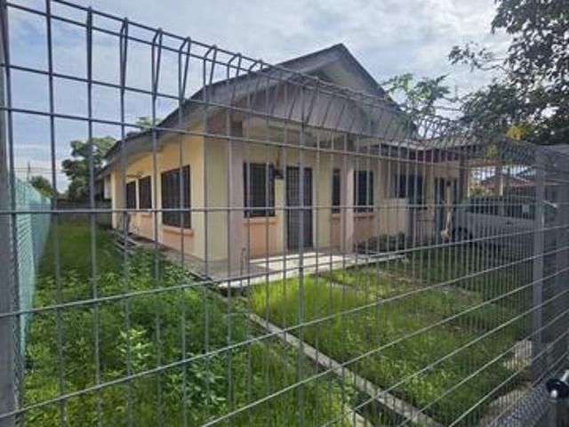 Residential House for sale in Sabak Bernam, Selangor