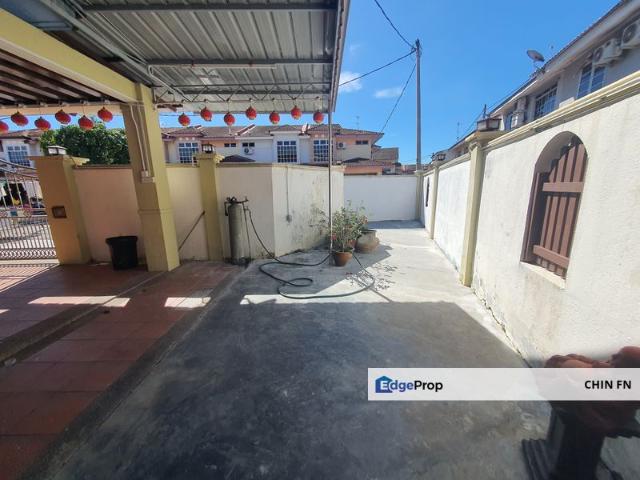 House for rent in Malaka