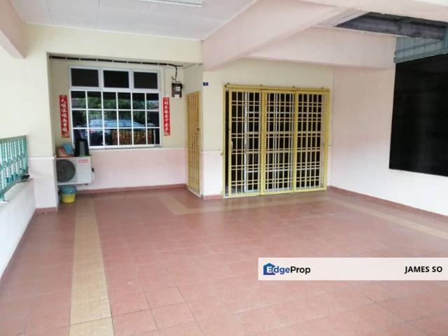 House for sale in Malaka