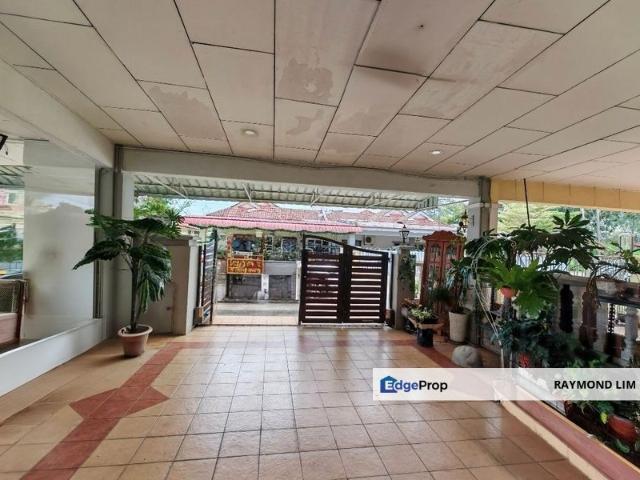 House for sale in Malaka