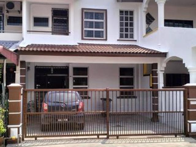 Terraced House for sale in Malaka