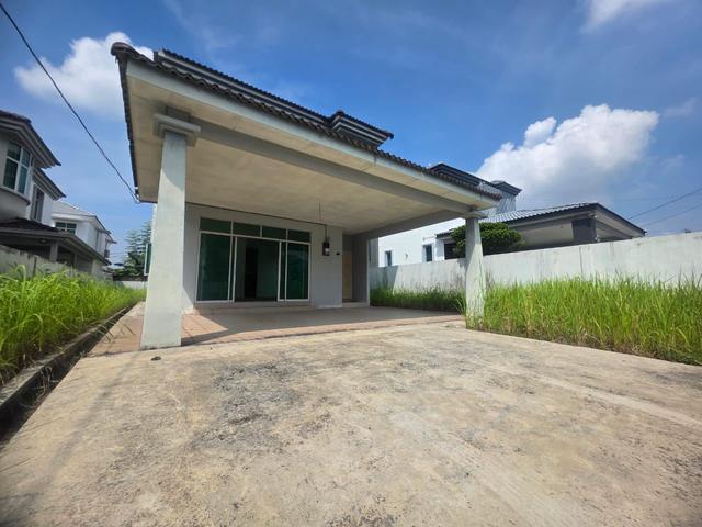 Bungalow for sale in Wellesley, Penang