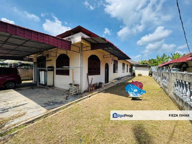 House for sale in Malaka