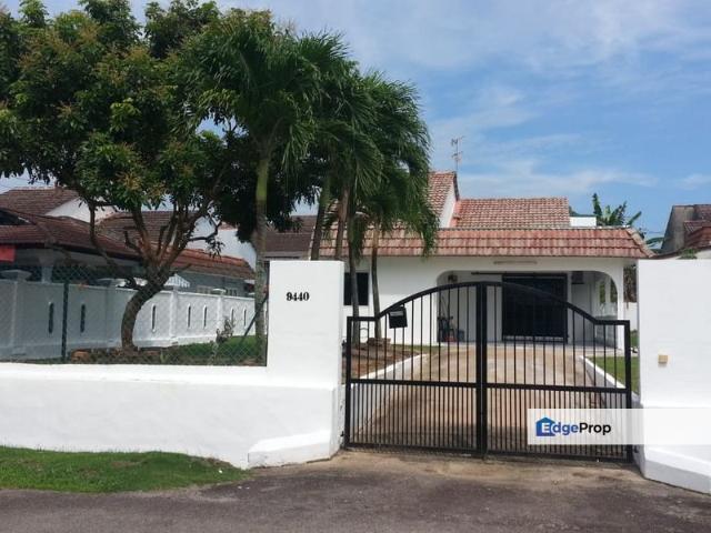 House for sale in Malaka