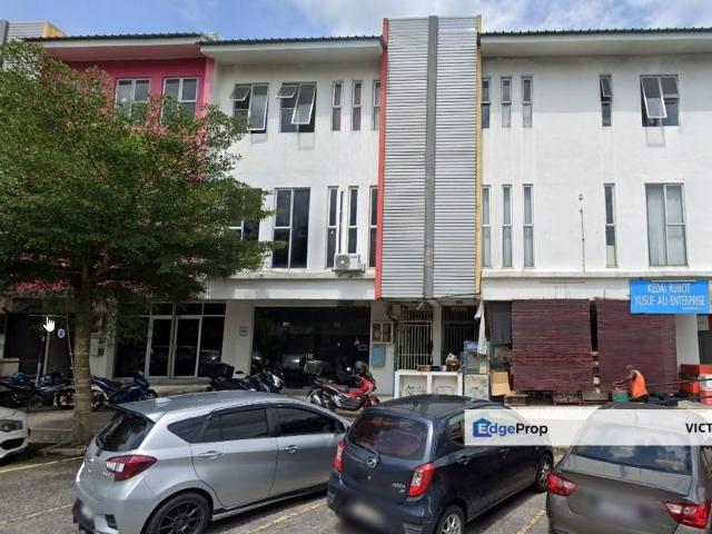 Shop for rent in Petaling Jaya, Petaling