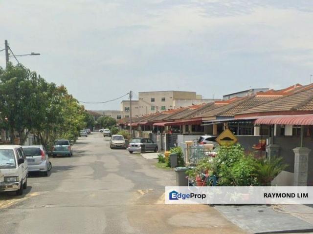House for sale in Malaka