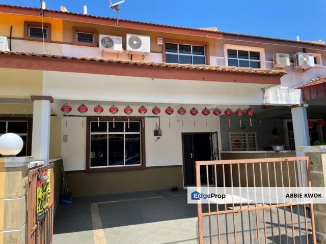 House for sale in Malaka