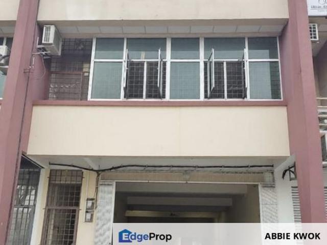 Shop for sale in Malaka