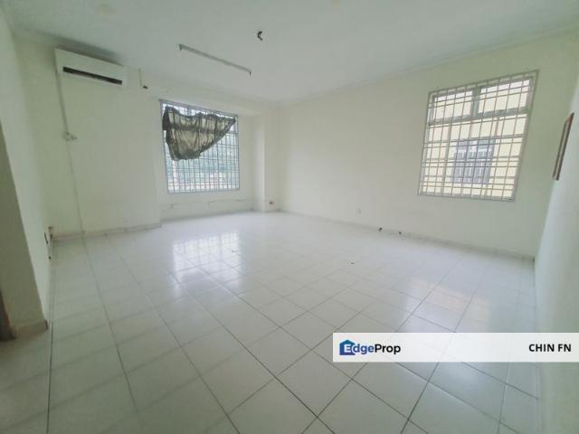 House for sale in Malaka