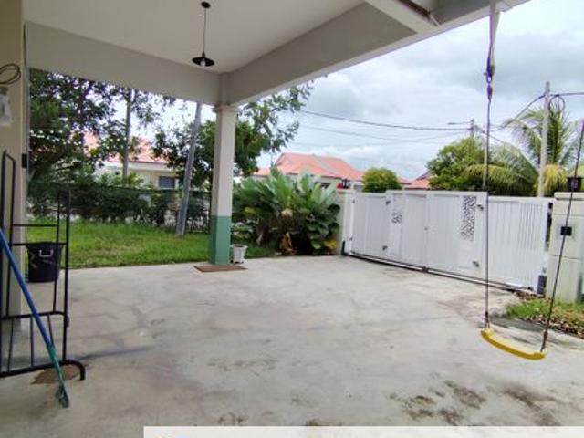House for sale in Malaka