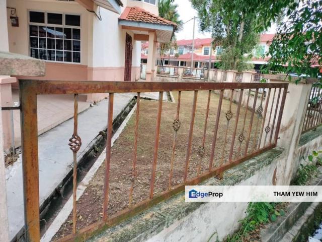 House for sale in Malaka