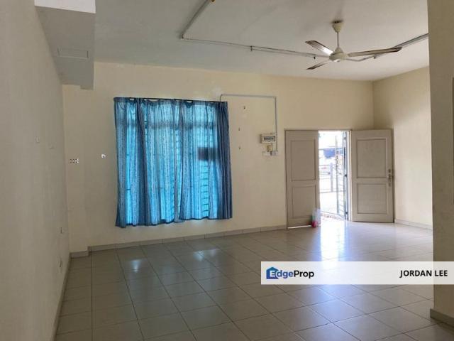 House for rent in Malaka