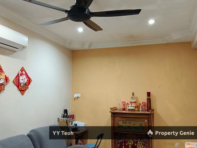 Terraced House for sale in Malaka