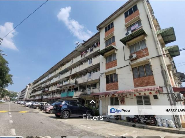 Flat for sale in Malaka