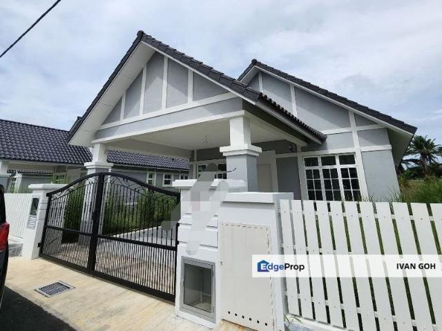 House for sale in Malaka