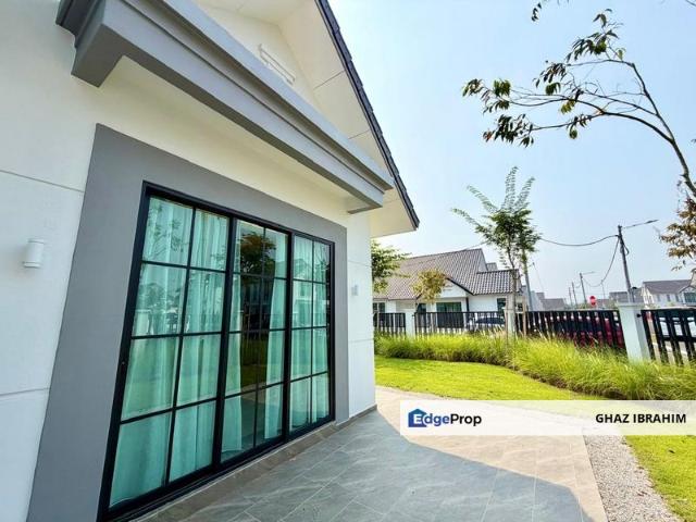 House for sale in Malaka