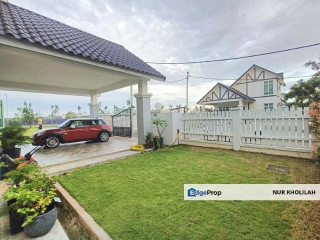 House for sale in Malaka