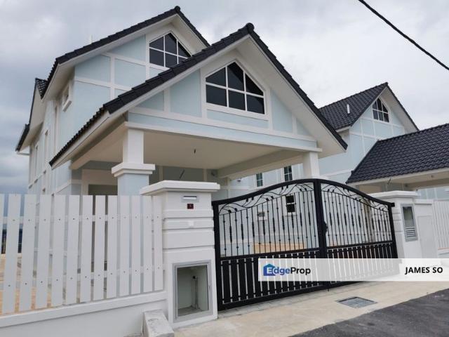 House for sale in Malaka