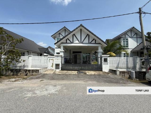 House for sale in Malaka