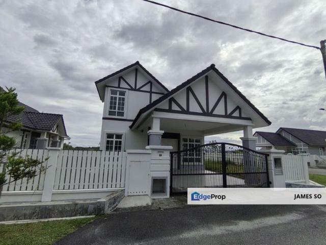 House for sale in Malaka