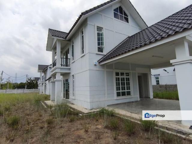 House for sale in Malaka