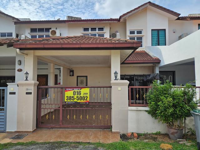 Terraced House for sale in Malaka