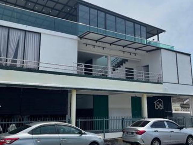 Terraced House for rent in Malaka