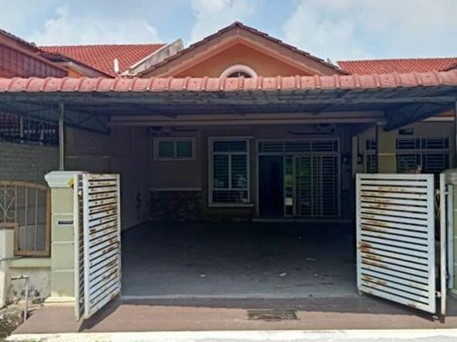 House for sale in Malaka
