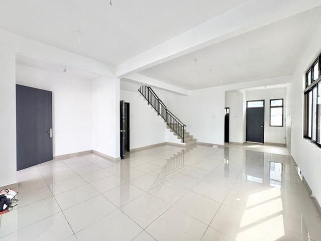 Terraced House for sale in Ulu Tiram, Johor