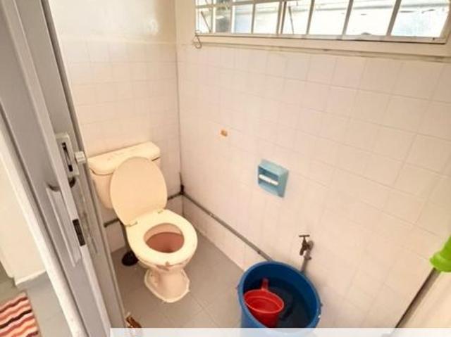House for sale in Malaka