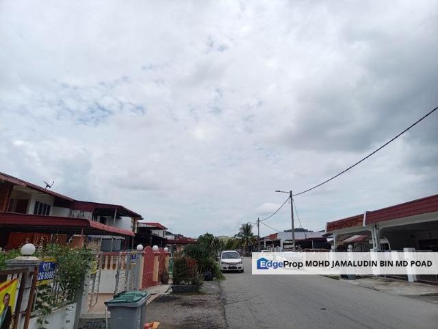 House for sale in Malaka
