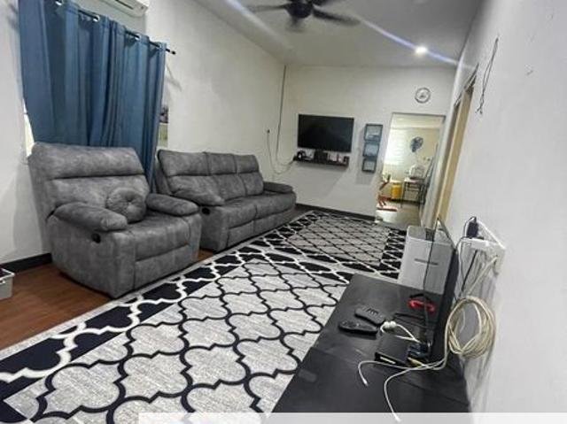 House for rent in Malaka