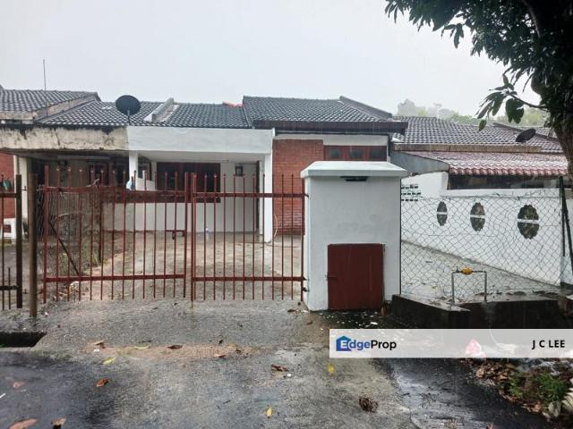 House for rent in Malaka